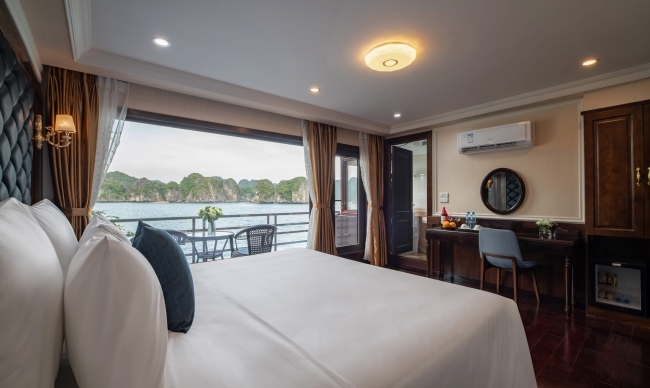 Suite Balcony (2nd floor)