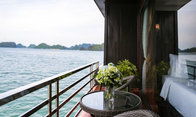 Suite Balcony (2nd floor)