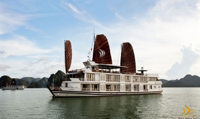 Hanoi - Tuan Chau Marina - Halong Bay - Luon Cave - Titop Island