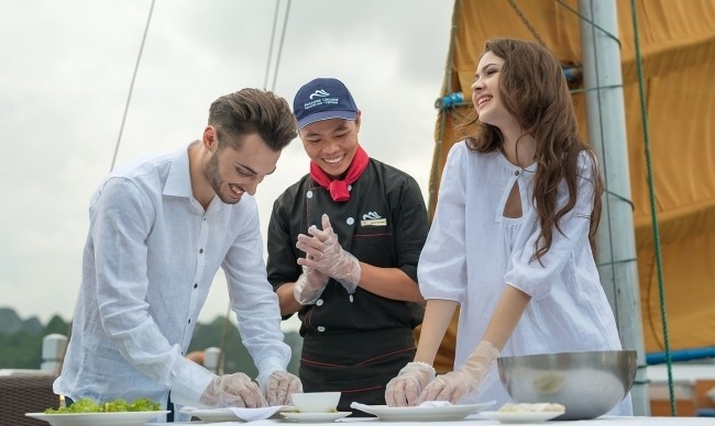 Paradise Elegance Cruise