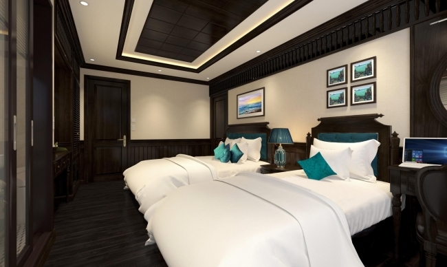 Triple Suite with private balcony (2nd desk)