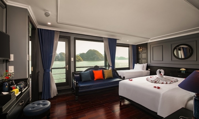 Luxury Suite With Private Ocean View Balcony