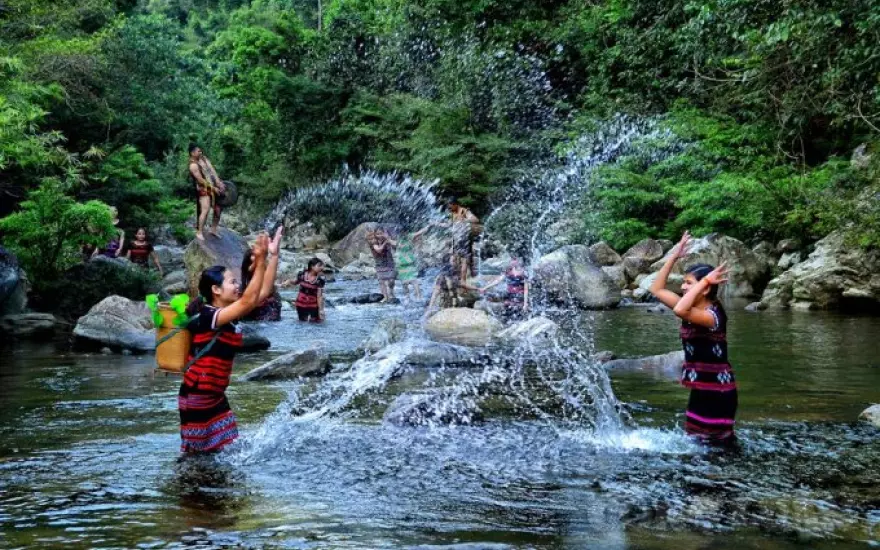 Clash at Hamburger Hill in Hue 1-Day Tour