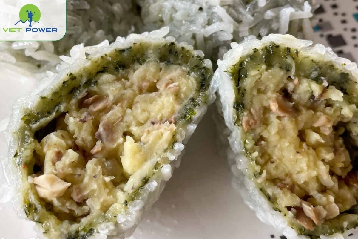 Sticky Rice with Mung Bean and Khuc Sticky Rice 