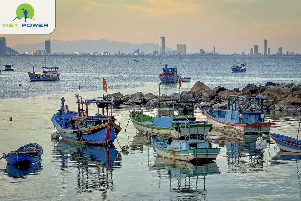 Explore Bai Xep fishing village and beach