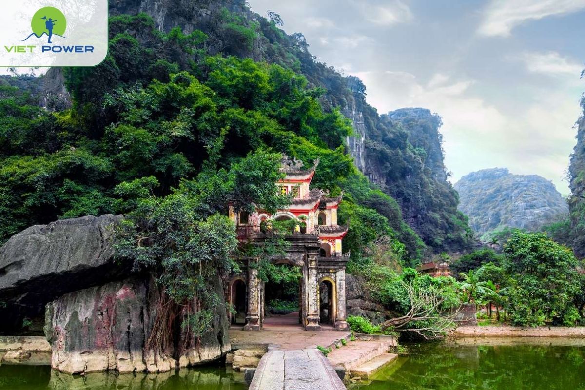 Bich Dong Pagoda